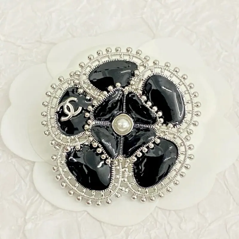 chanel brooches pour femme s_1234b033